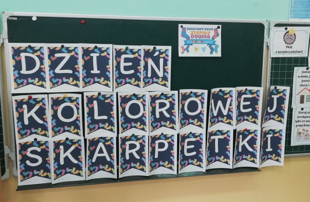 Dzień kolorowej skarpetki w klasie 2 b