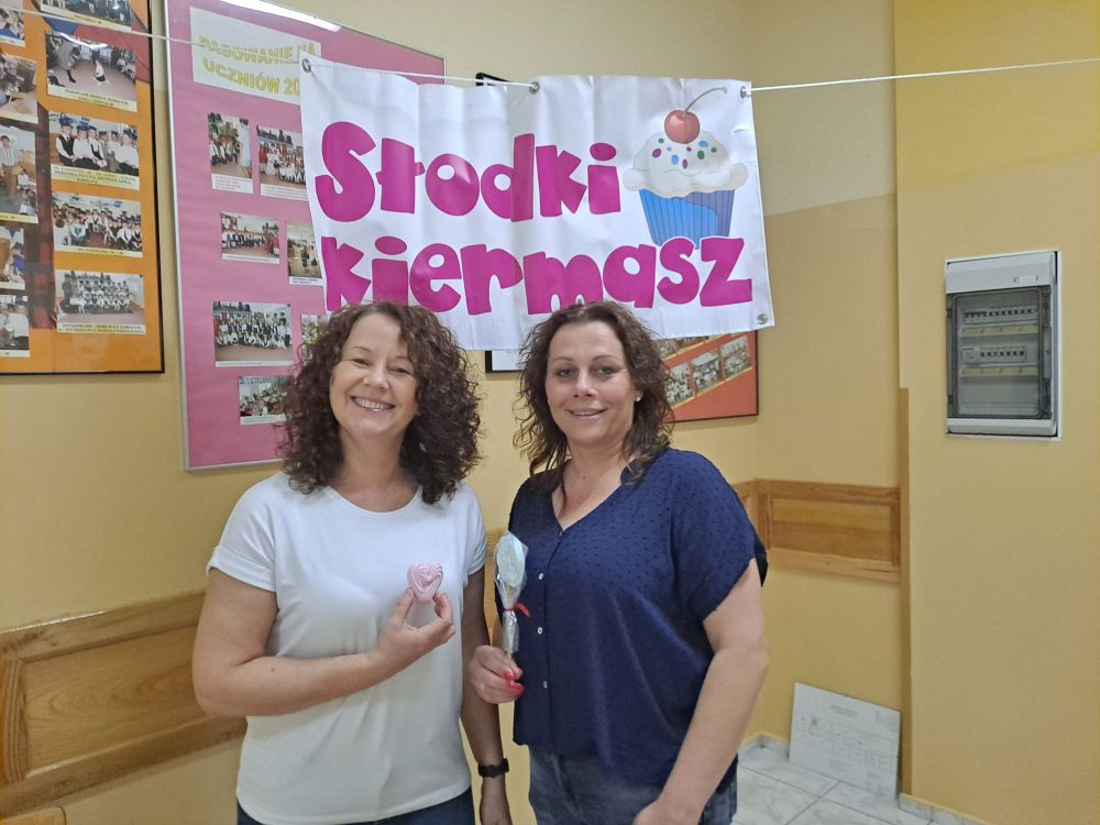 Słodki kiermasz dla Alicji
