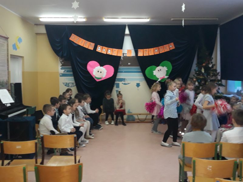 Dzień Babci i Dziadka w klasie IIb i IIc